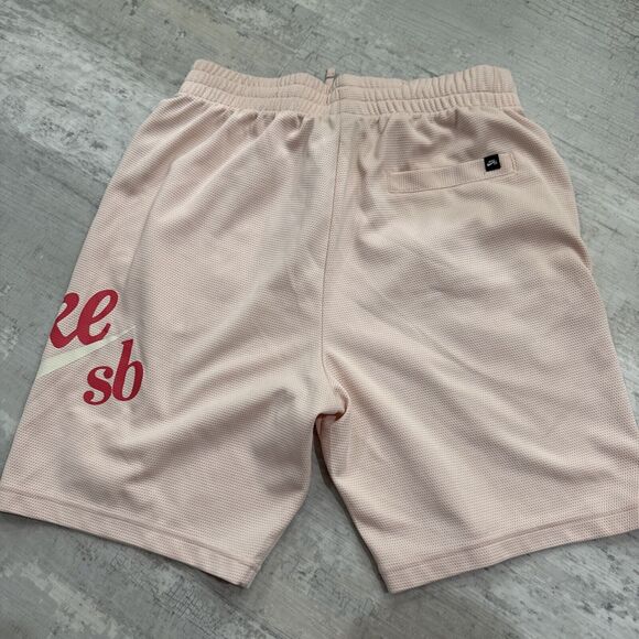 Vintage Nike Sb Shorts Mens Small Pink Sunday Skate Athletic Drifit Training - Picture 3 of 5
